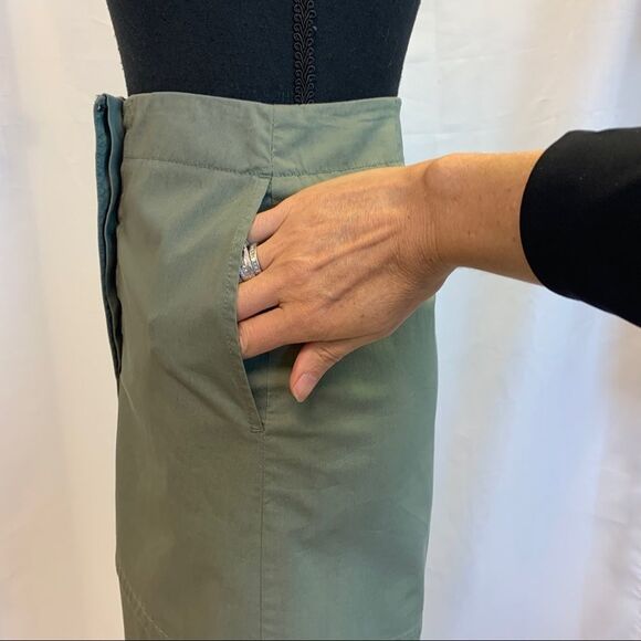 THEORY Reconstructed Side Slit Asymmetric Midi Skirt
Faded army green Sz 6 - Picture 7 of 16